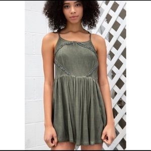 - POL Olive T-Back Empire Waist Tunic Top! NEW!